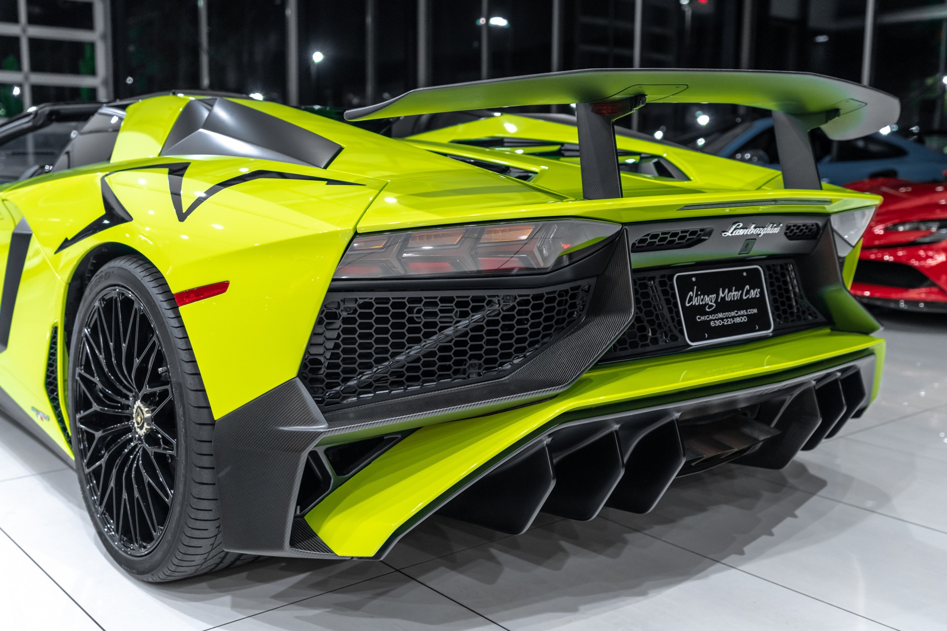 Used-2016-Lamborghini-Aventador-SV-Roadster-LP750-4-RARE-1-of-2-Verde-Scandal-in-the-US-LOADED-Carbon-Fiber