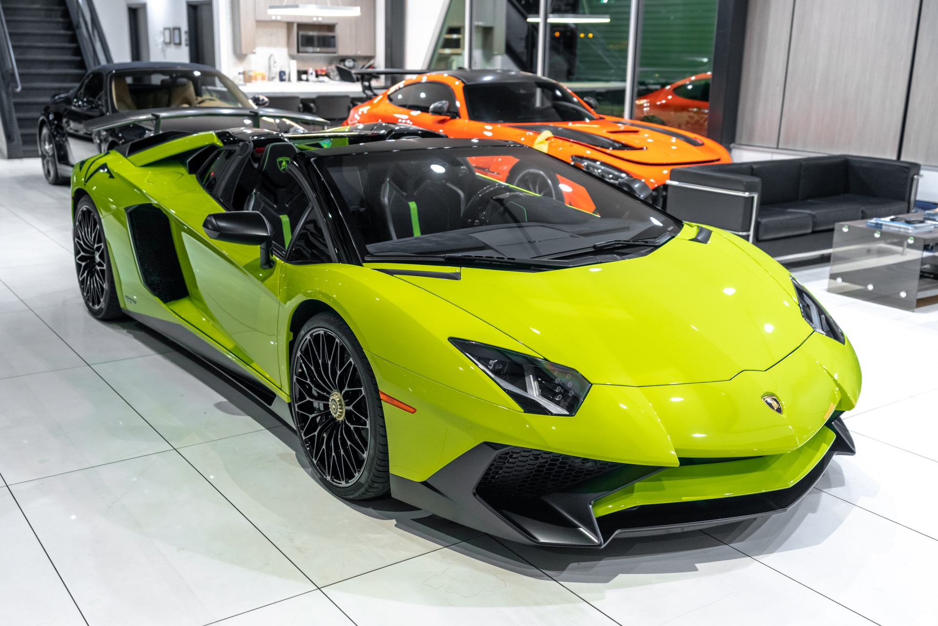 Used-2016-Lamborghini-Aventador-SV-Roadster-LP750-4-RARE-1-of-2-Verde-Scandal-in-the-US-LOADED-Carbon-Fiber