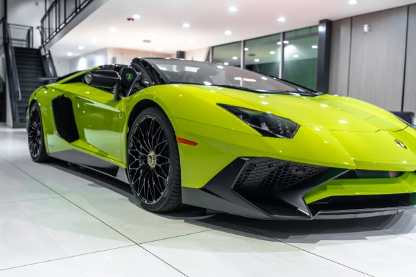 Used-2016-Lamborghini-Aventador-SV-Roadster-LP750-4-RARE-1-of-2-Verde-Scandal-in-the-US-LOADED-Carbon-Fiber