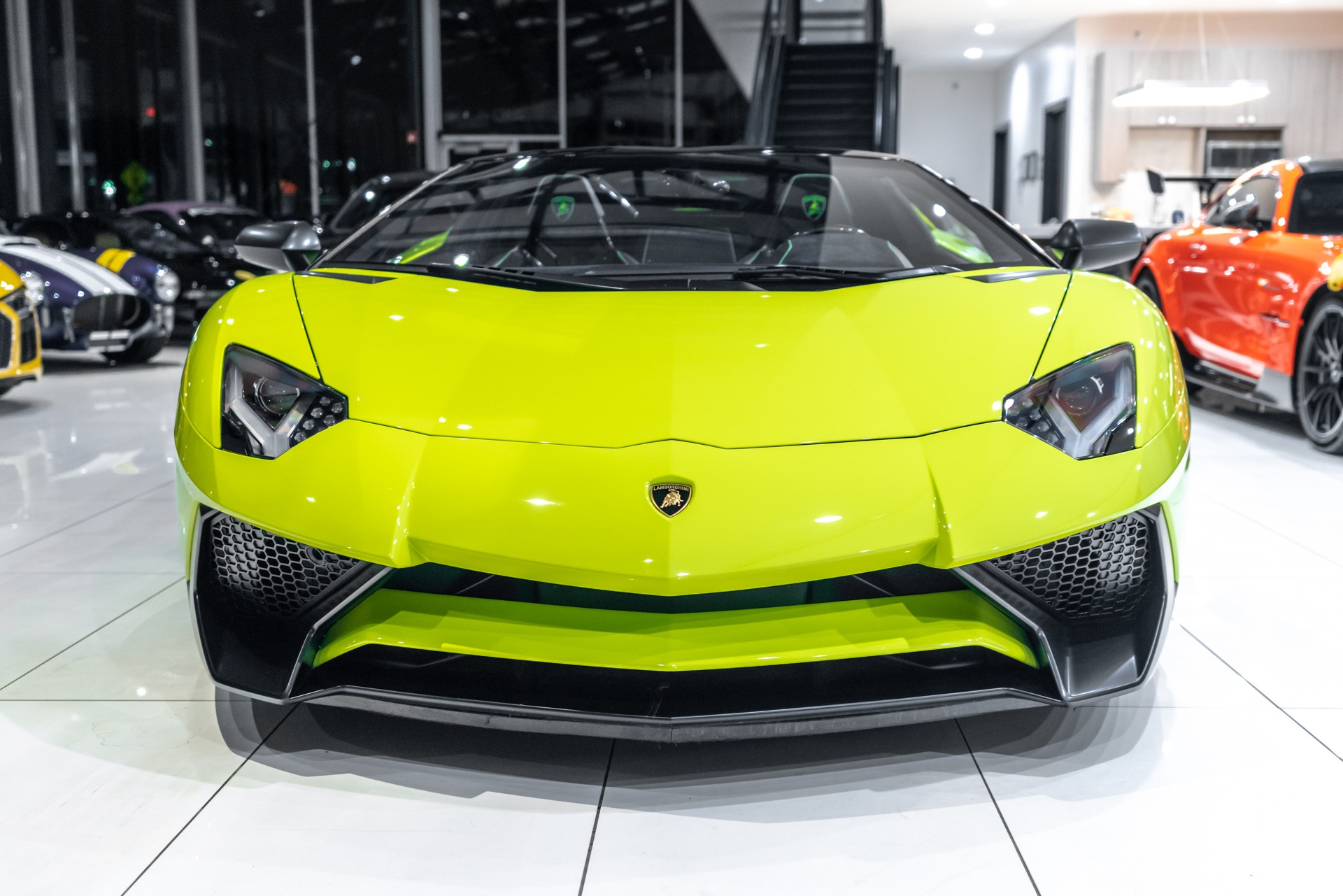 Used-2016-Lamborghini-Aventador-SV-Roadster-LP750-4-RARE-1-of-2-Verde-Scandal-in-the-US-LOADED-Carbon-Fiber