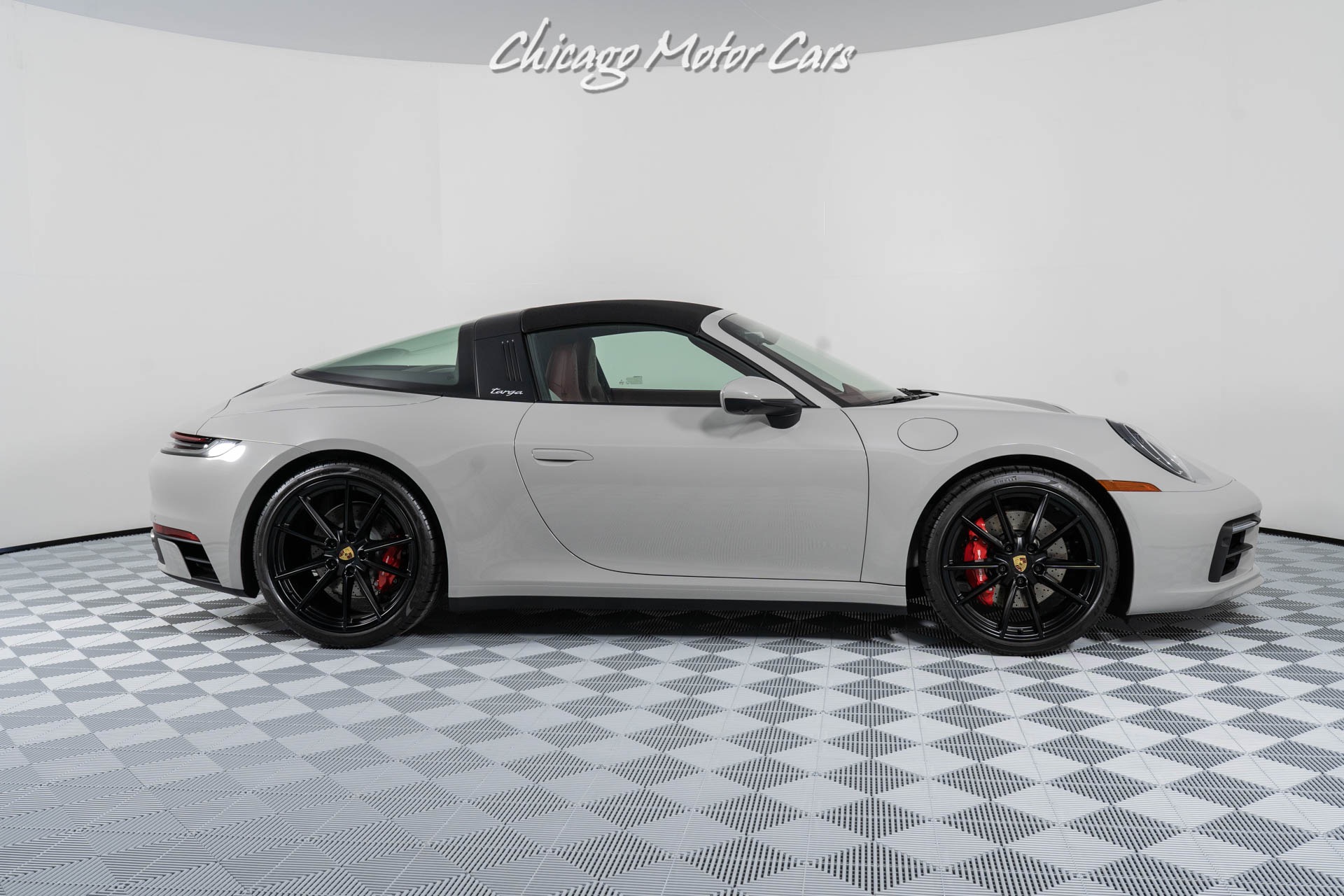 Used-2022-Porsche-911-Targa-4S-Convertible-Chalk-7-Speed-Manual-ONLY-14-Miles-LOADED