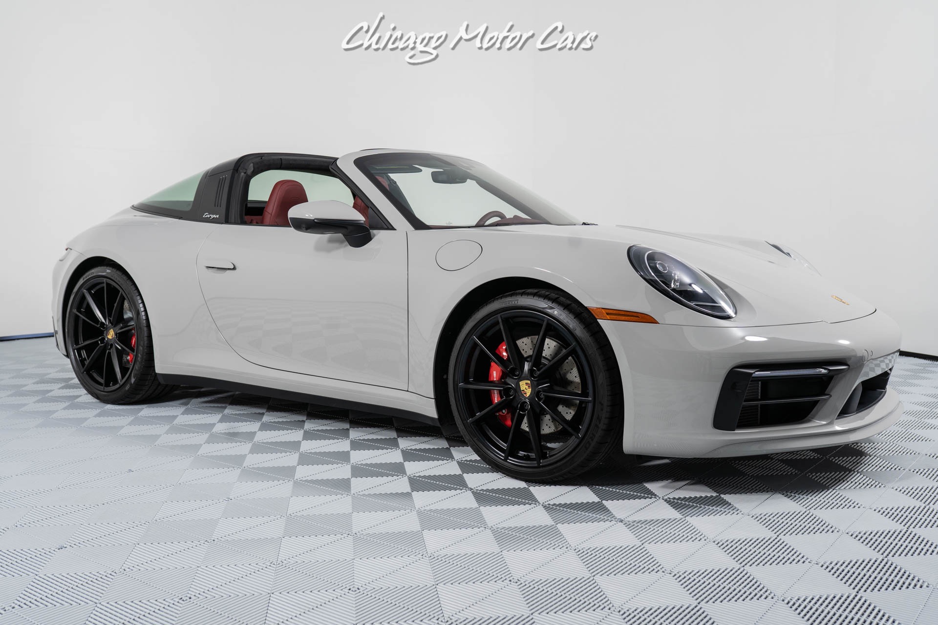 Used-2022-Porsche-911-Targa-4S-Convertible-Chalk-7-Speed-Manual-ONLY-14-Miles-LOADED