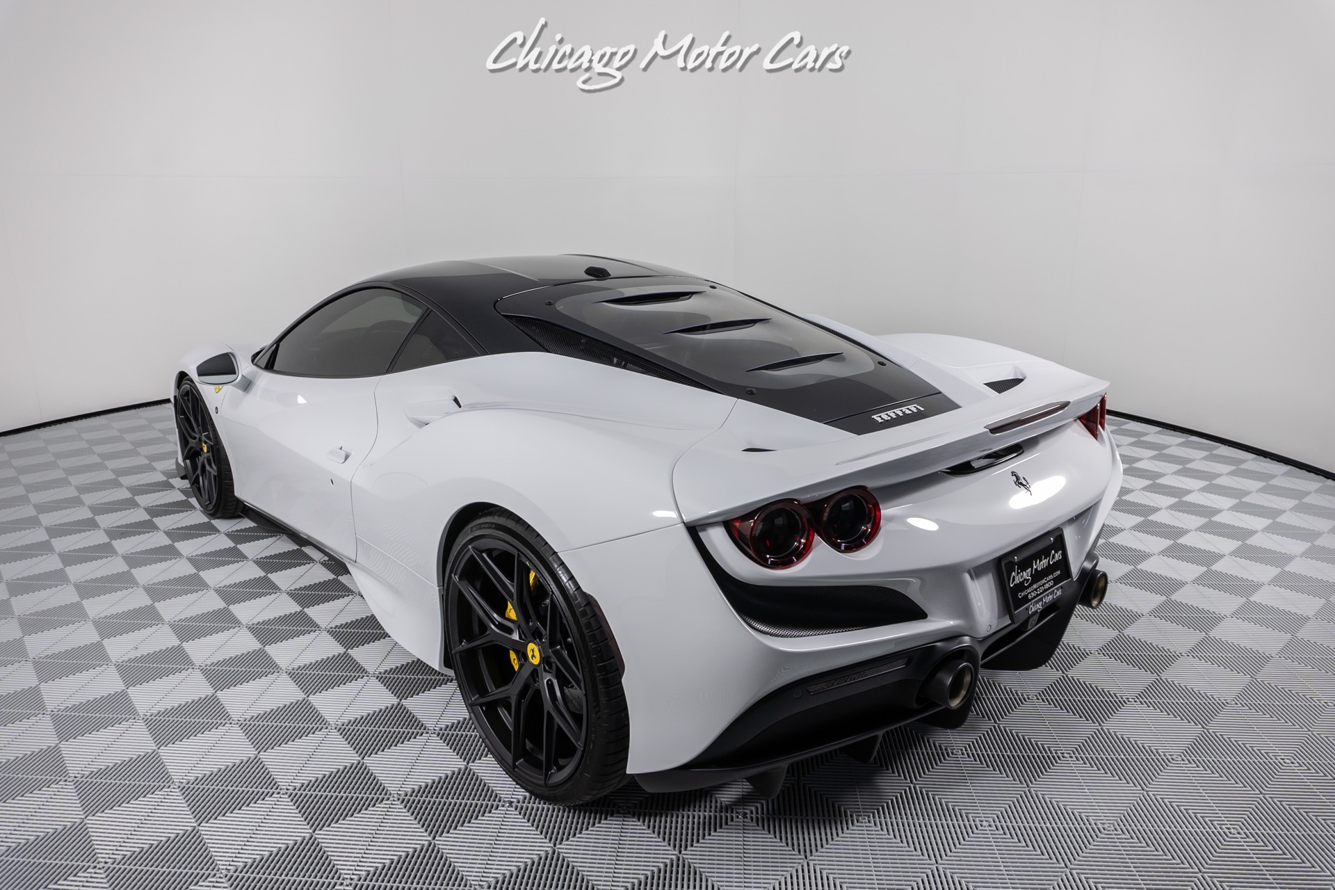 Used-2020-Ferrari-F8-Tributo-Coupe-Bianco-Cervino-NOVITEC-SPORT-SPRINGS-TWO-TONE-BODY-ONLY-5K-Miles