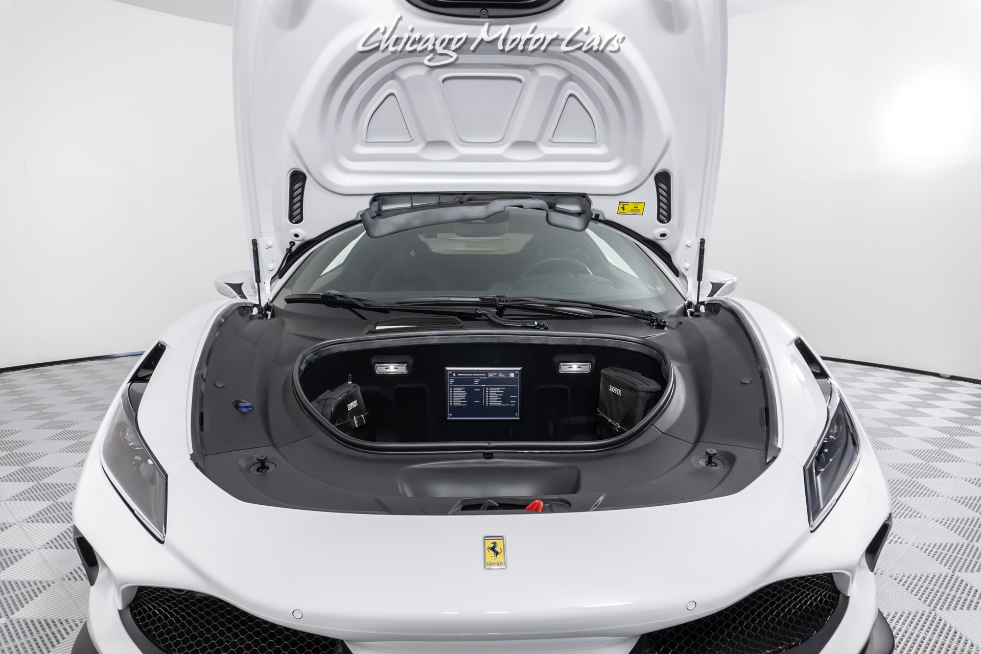 Used-2020-Ferrari-F8-Tributo-Coupe-Bianco-Cervino-NOVITEC-SPORT-SPRINGS-TWO-TONE-BODY-ONLY-5K-Miles