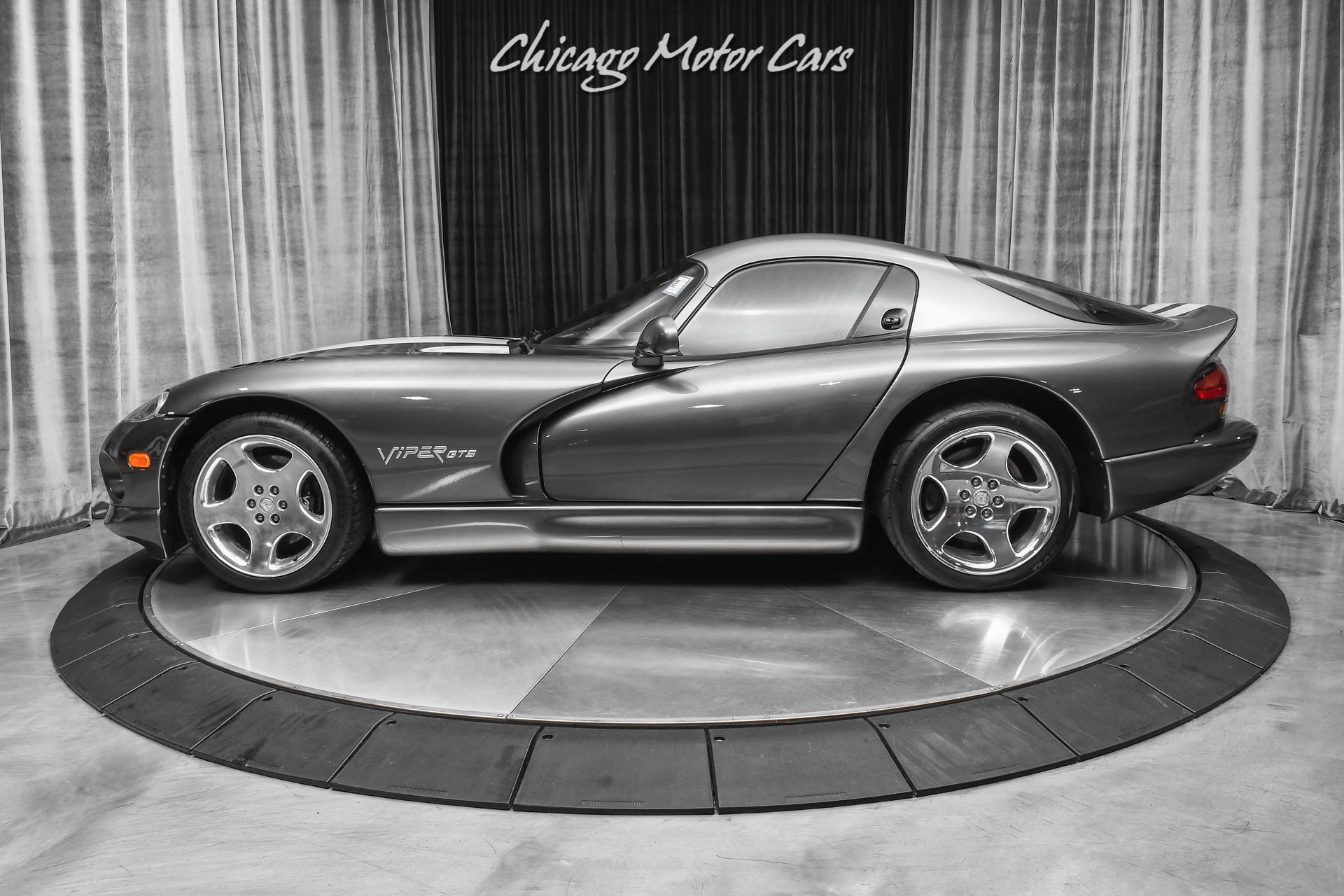 Used-2002-Dodge-Viper-GTS-Coupe-Graphite-Metallic-Dual-Painted-Stripes-ONLY-4K-Miles