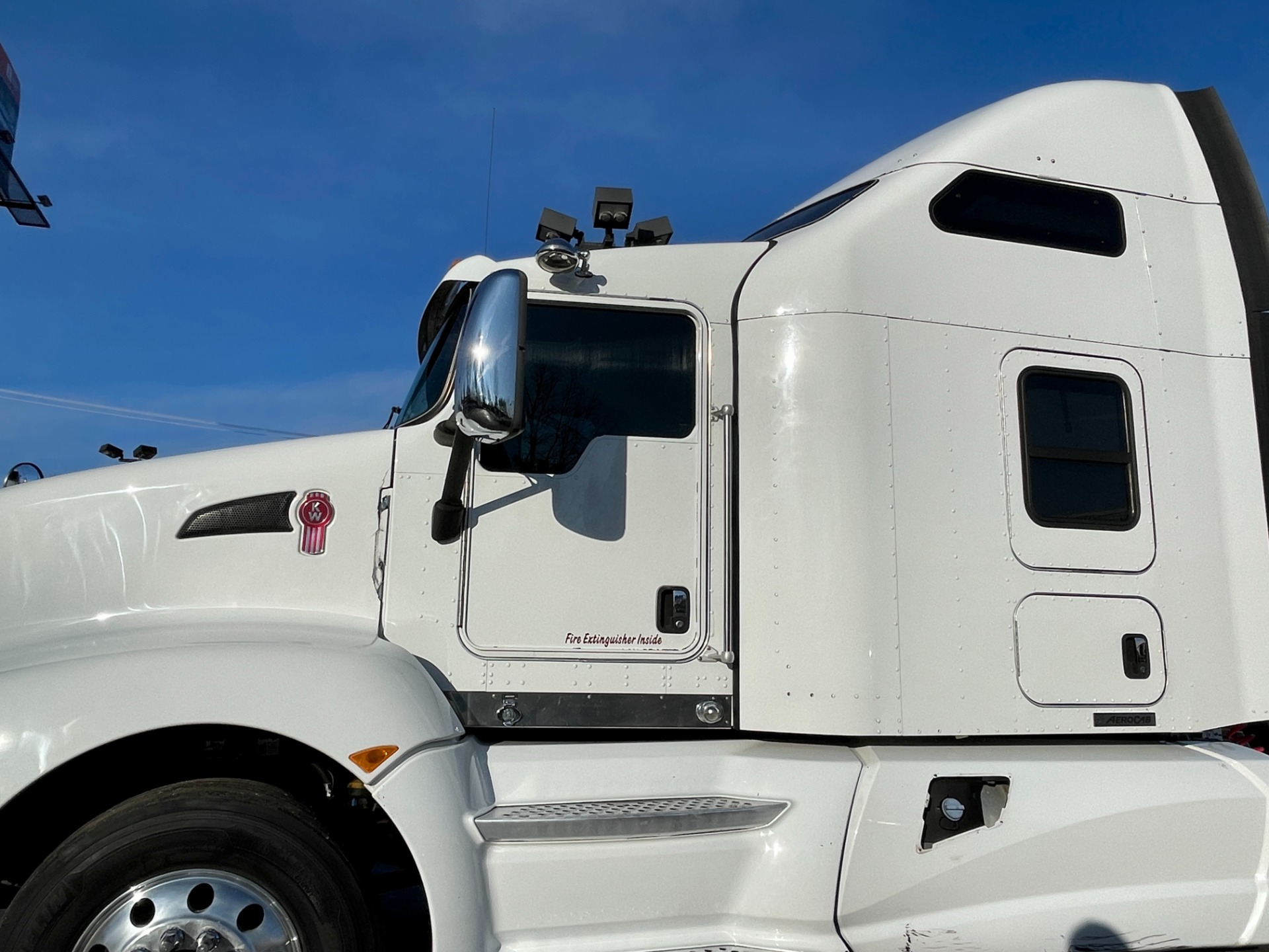 Used-2013-Kenworth-T660-AeroCab-Sleeper---Cummins-ISX---500-Horsepower---13-Speed-Manual