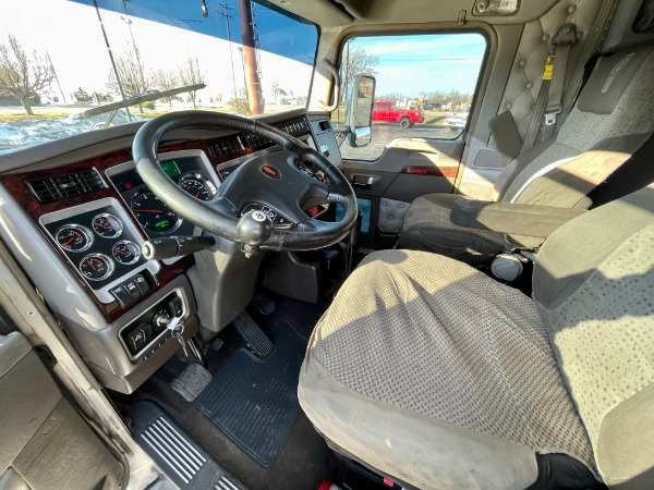 Used-2013-Kenworth-T660-AeroCab-Sleeper---Cummins-ISX---500-Horsepower---13-Speed-Manual