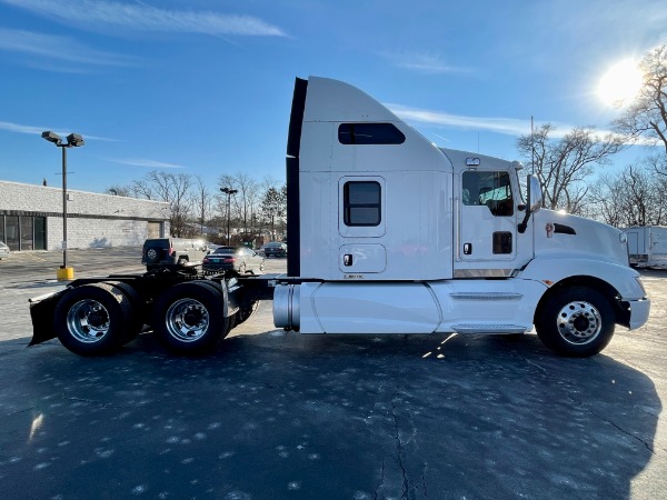 Used 2013 Kenworth T660 AeroCab Sleeper - Cummins ISX - 500 Horsepower - 13 Speed Manual for sale Sold at Chicago Motor Cars in West Chicago IL 60185 4