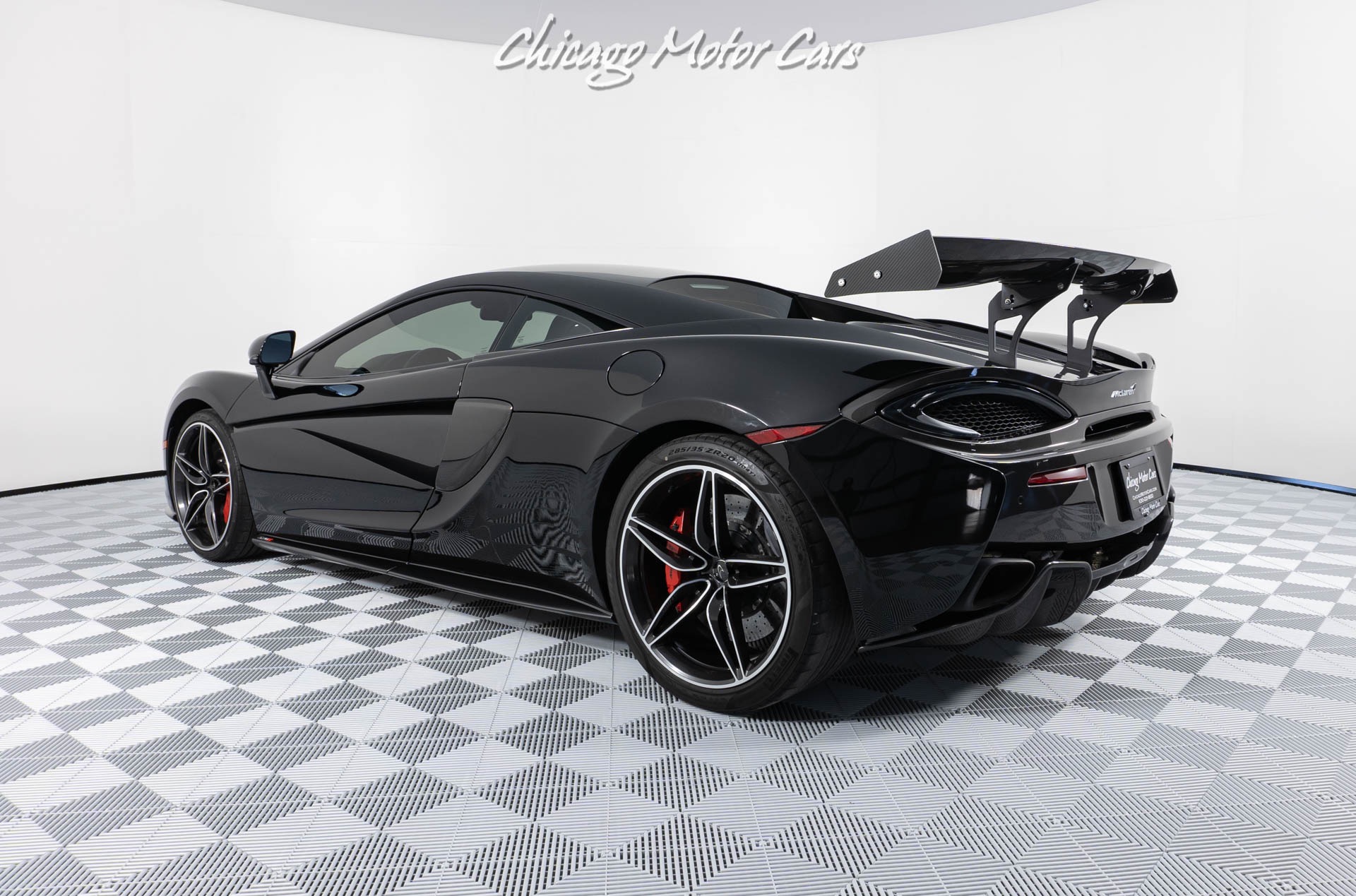 Used-2017-McLaren-570S-Coupe-Onyx-Black-Highly-Equipped-Tons-of-Carbon-Fiber
