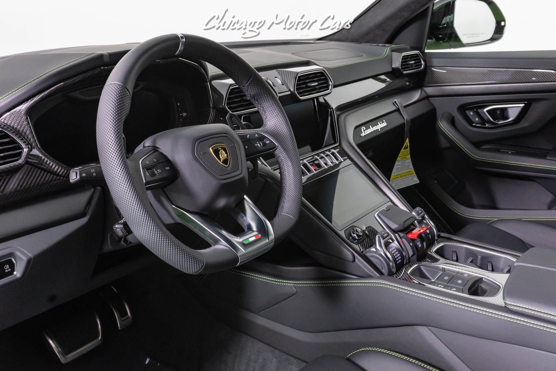 Used-2021-Lamborghini-Urus-SUV-Super-RARE-Verde-Selvans-Paint-Ad-Personam-B-O-3D-Sound-LOADED