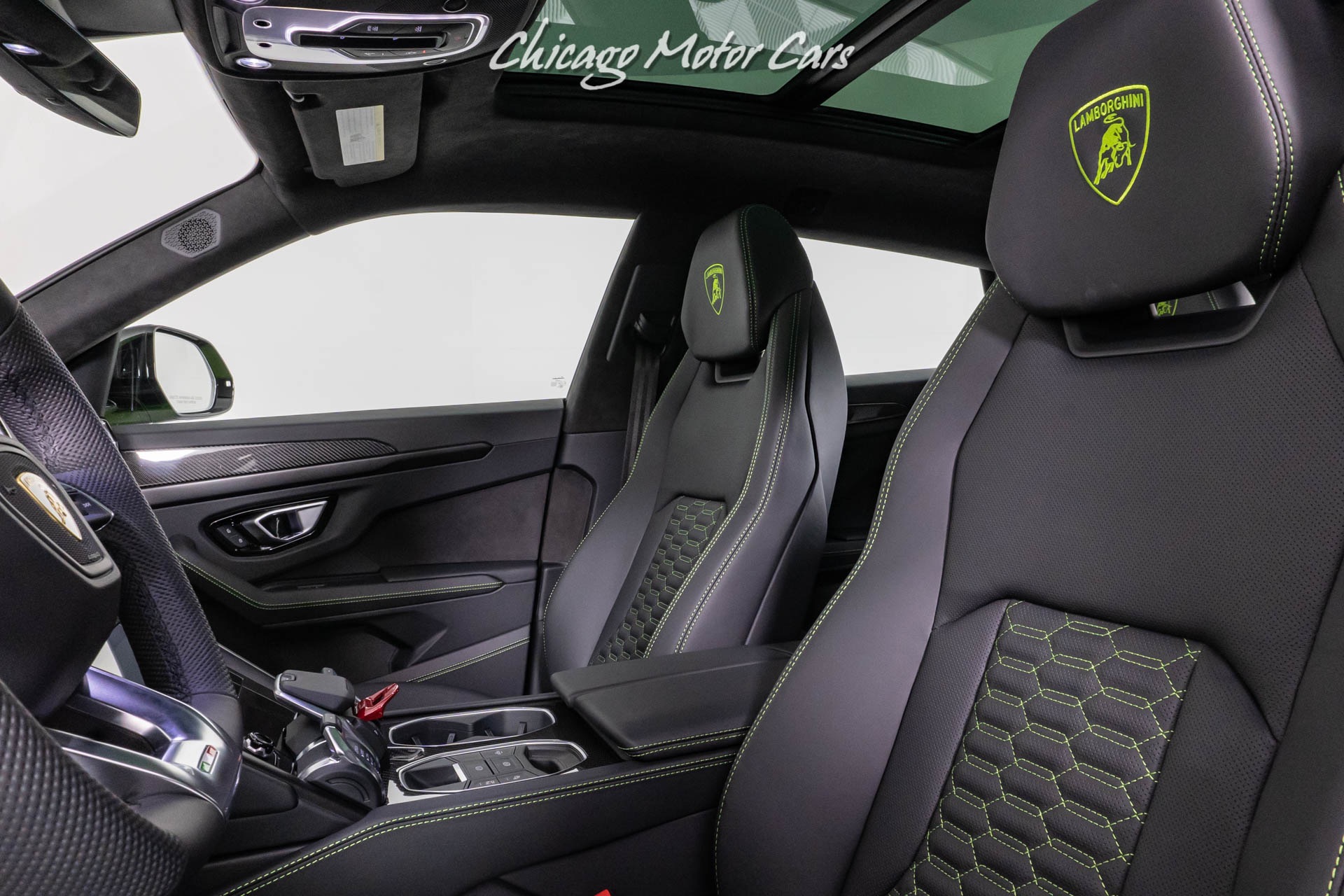 Used-2021-Lamborghini-Urus-SUV-Super-RARE-Verde-Selvans-Paint-Ad-Personam-B-O-3D-Sound-LOADED