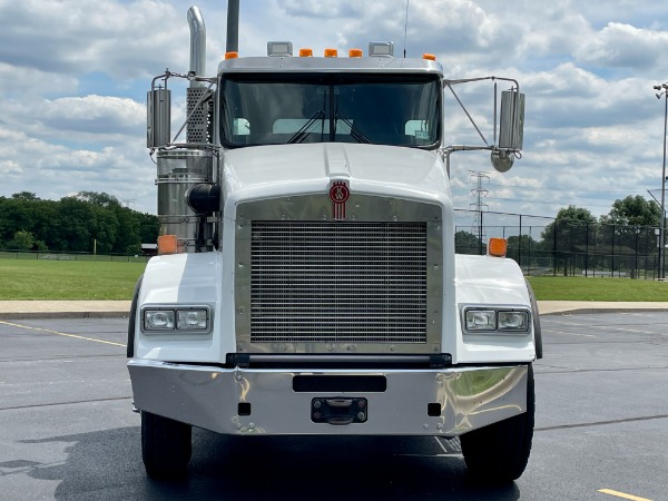 Used 2016 Kenworth T800 Day Cab - Cummins ISX15 - 450 HP - Automatic - Double Lockers - 46K Rears for sale Sold at Chicago Motor Cars in West Chicago IL 60185 2