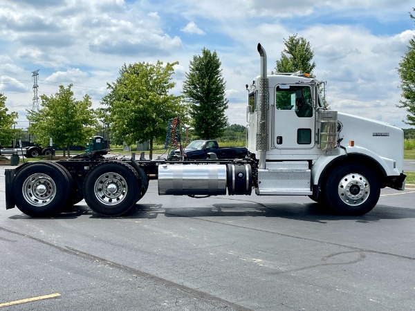 Used 2016 Kenworth T800 Day Cab - Cummins ISX15 - 450 HP - Automatic - Double Lockers - 46K Rears for sale Sold at Chicago Motor Cars in West Chicago IL 60185 4
