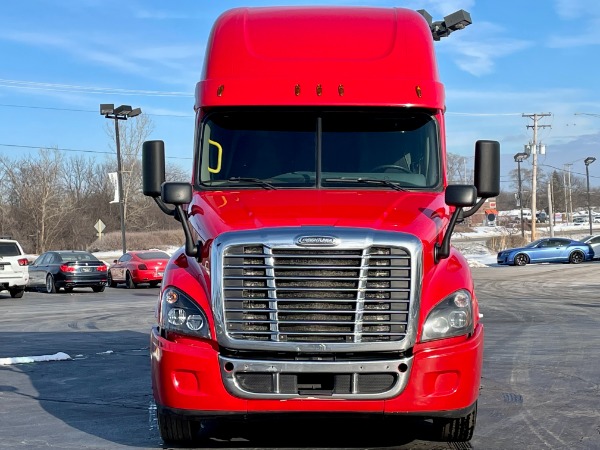 Used 2016 Freightliner Cascadia 125 Evolution Sleeper - Cummins ISX 450 HP - 10 Speed Manual for sale Sold at Chicago Motor Cars in West Chicago IL 60185 2