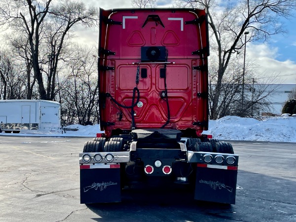 Used 2016 Freightliner Cascadia 125 Evolution Sleeper - Cummins ISX 450 HP - 10 Speed Manual for sale Sold at Chicago Motor Cars in West Chicago IL 60185 6