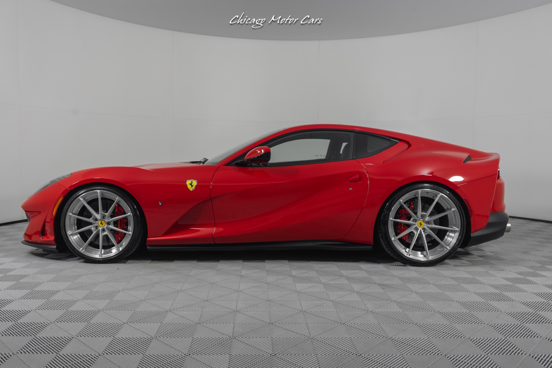 Used-2019-Ferrari-812-Superfast-Coupe-LOW-Miles-Carbon-Steering-Wheel-Racing-Wheels-Front-PPF-LOADED