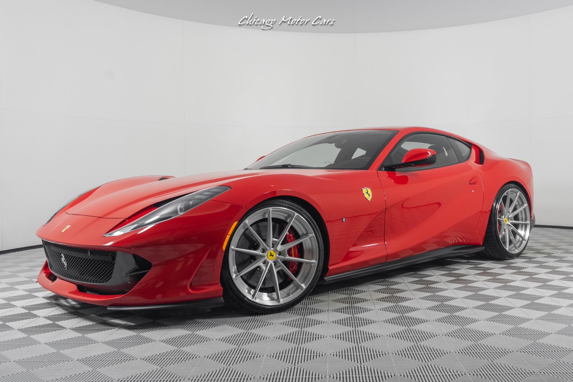 Used-2019-Ferrari-812-Superfast-Coupe-LOW-Miles-Carbon-Steering-Wheel-Racing-Wheels-Front-PPF-LOADED