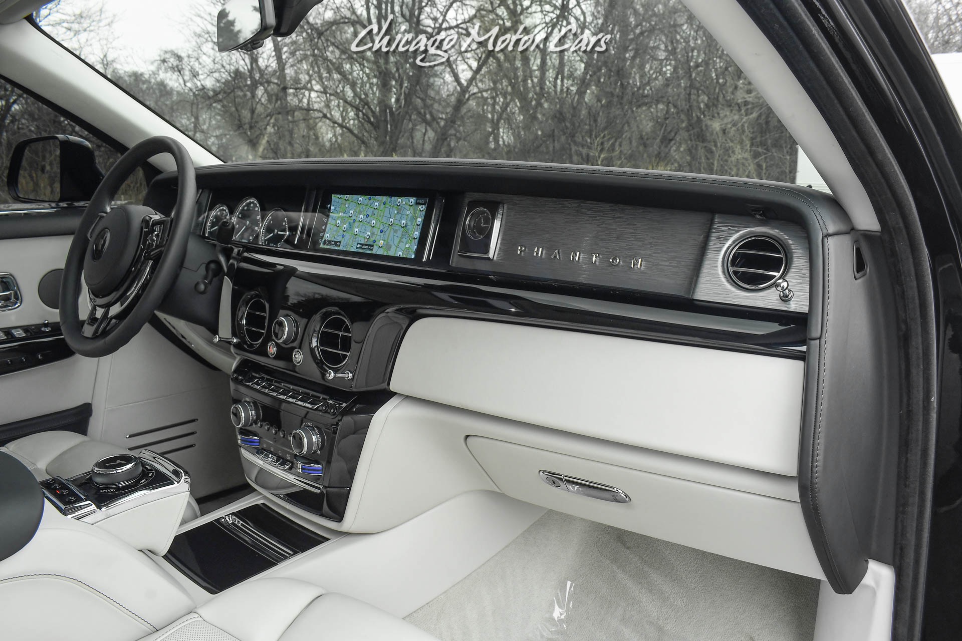 Used-2021-Rolls-Royce-Phantom-Mansory-Package-Carbon-Fiber-Anrky-Wheels-LOADED-Starlight-Headliner