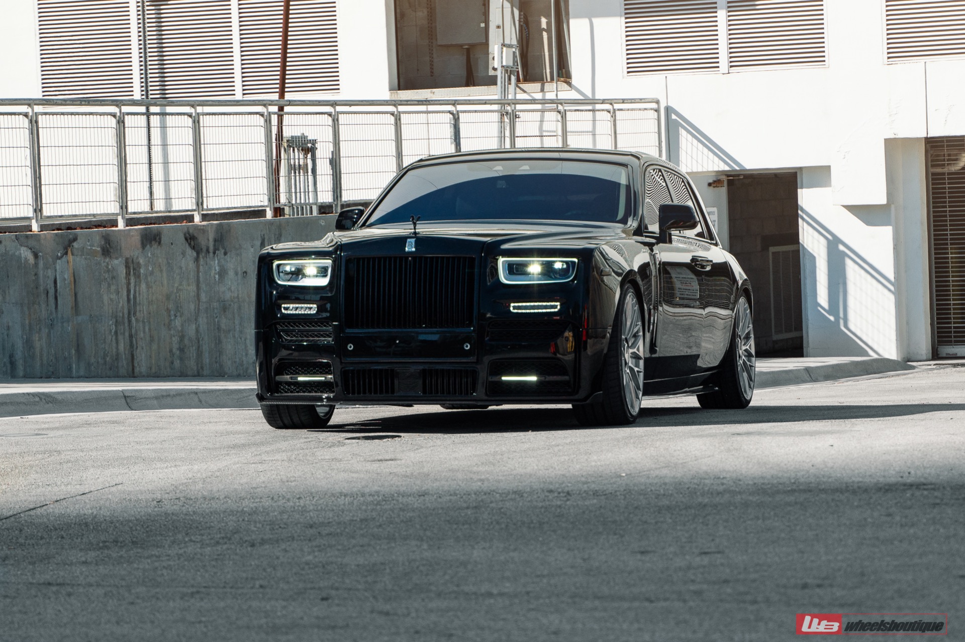 Used-2021-Rolls-Royce-Phantom-Mansory-Package-Carbon-Fiber-Anrky-Wheels-LOADED-Starlight-Headliner