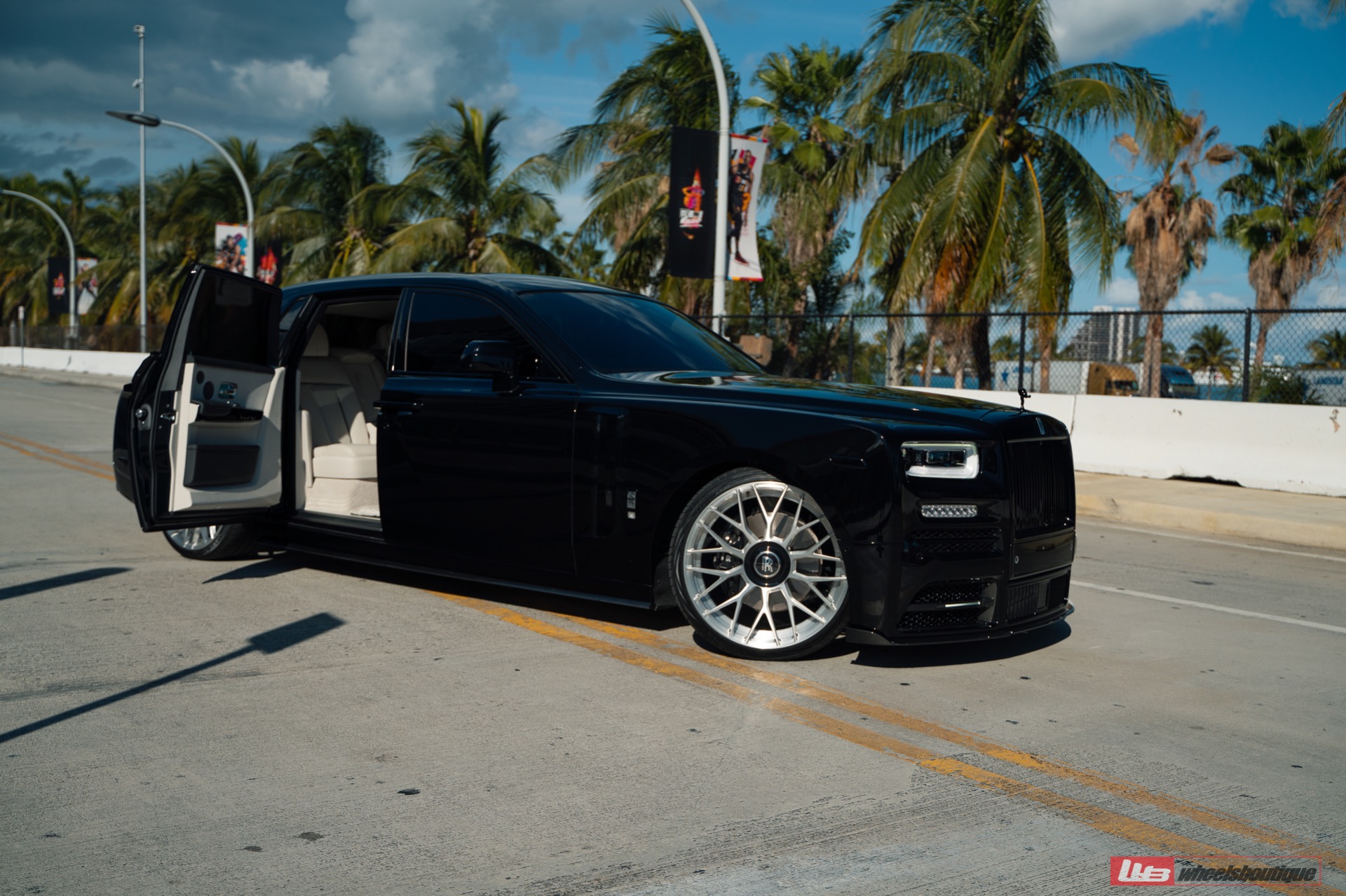 Used-2021-Rolls-Royce-Phantom-Mansory-Package-Carbon-Fiber-Anrky-Wheels-LOADED-Starlight-Headliner