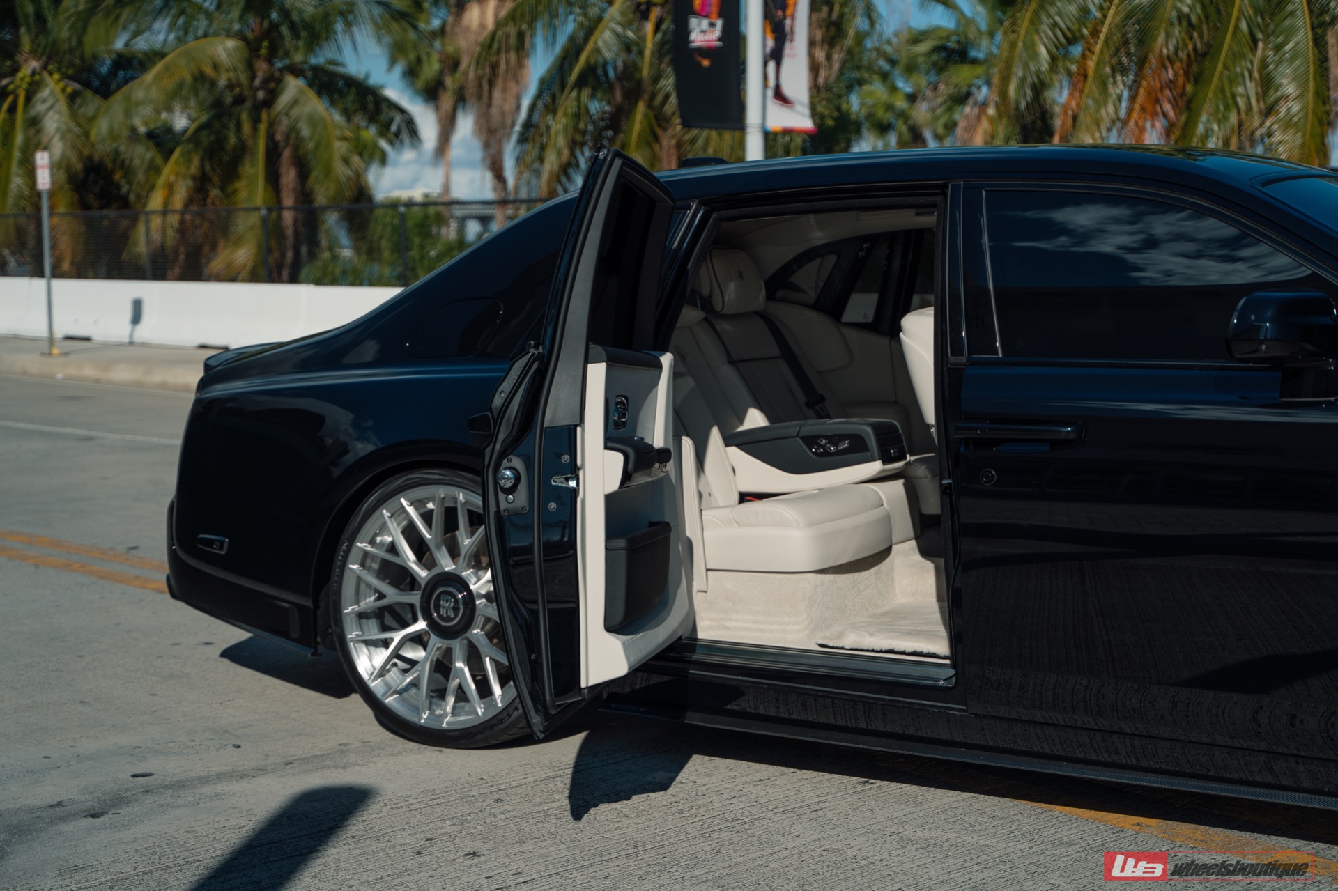 Used-2021-Rolls-Royce-Phantom-Mansory-Package-Carbon-Fiber-Anrky-Wheels-LOADED-Starlight-Headliner