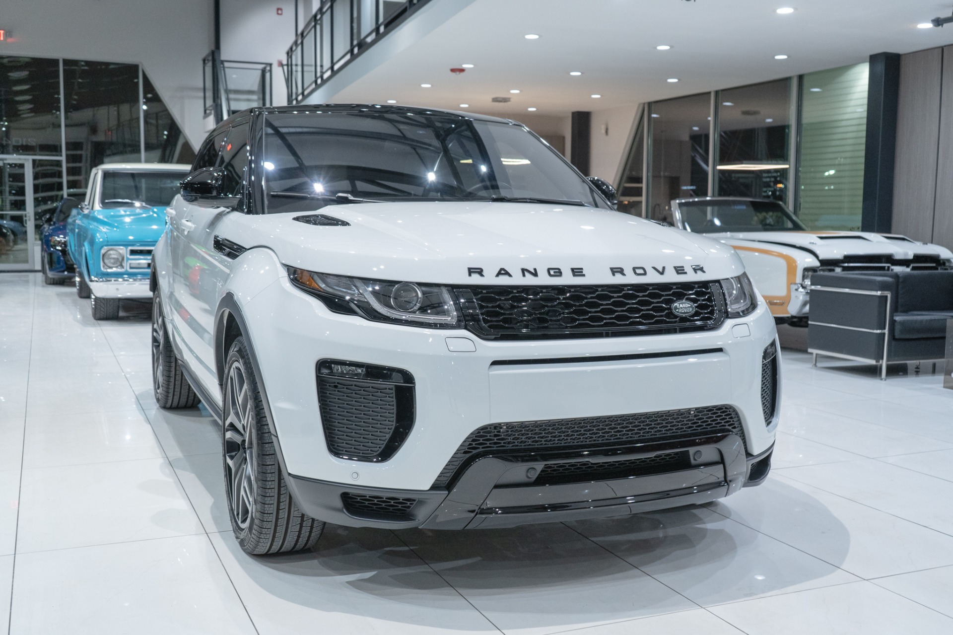 Used-2017-Land-Rover-Range-Rover-Evoque-HSE-Dynamic-4X4-BLACK-DESIGN-PACKAGE-COLD-CLIMATE-PACKAGE-PANORAMIC-SUNROOF