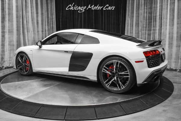 Used 2020 Audi R8 5.2 quattro V10 performance Coupe Carbon Fiber! Sport Seats! LOADED for sale Sold at Chicago Motor Cars in West Chicago IL 60185 3
