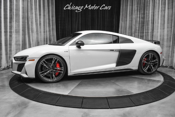 Used 2020 Audi R8 5.2 quattro V10 performance Coupe Carbon Fiber! Sport Seats! LOADED for sale Sold at Chicago Motor Cars in West Chicago IL 60185 1