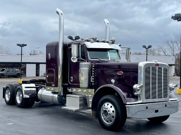 Used 2012 Peterbilt 389 Flat Top Sleeper - Cummins ISX - 18 Speed Manual - PTO for sale Sold at Chicago Motor Cars in West Chicago IL 60185 3