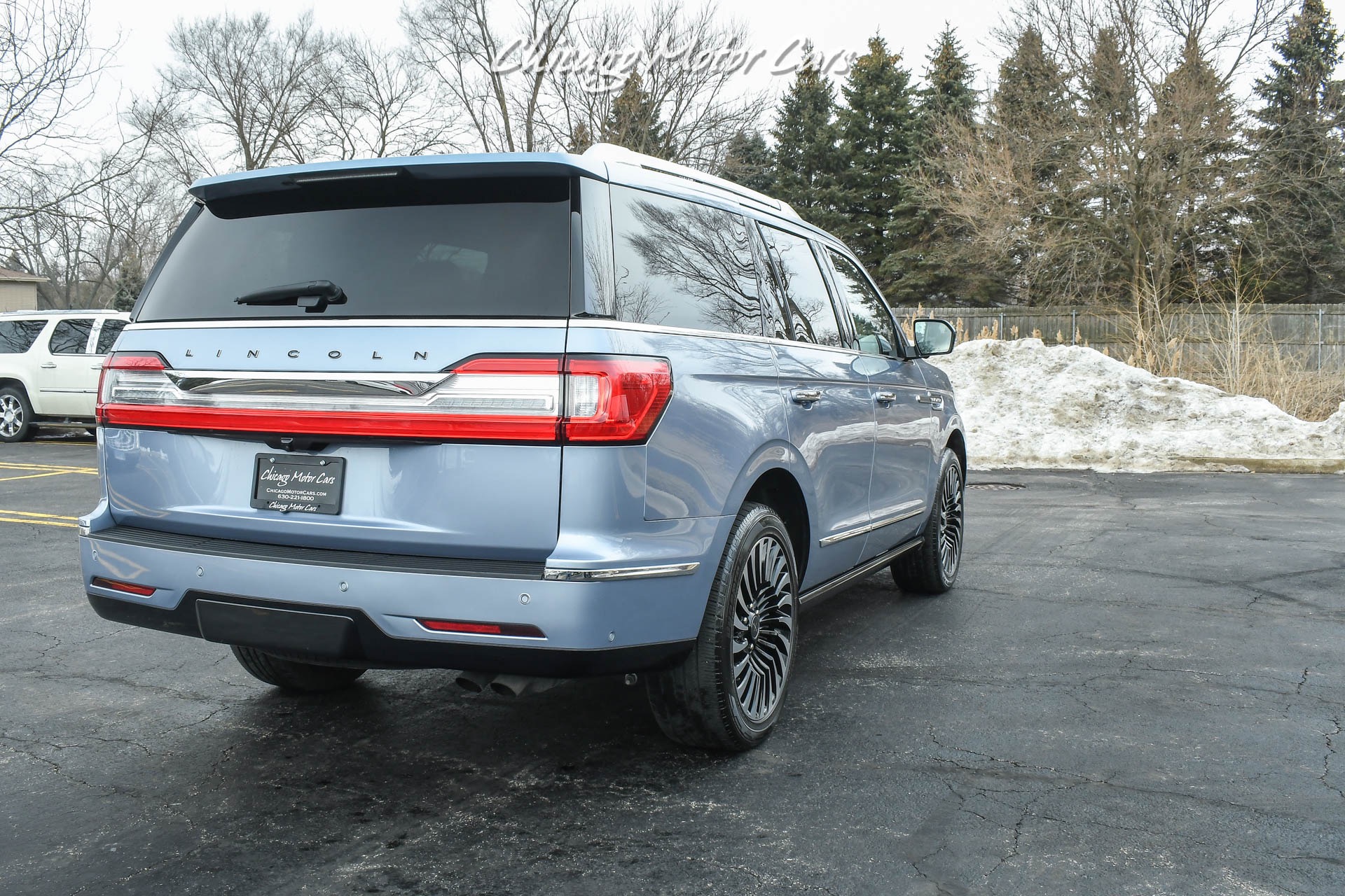 Used-2019-Lincoln-Navigator-Black-Label-4X4-SUV-Super-Luxurious-3-Row-SUV-Yacht-Theme