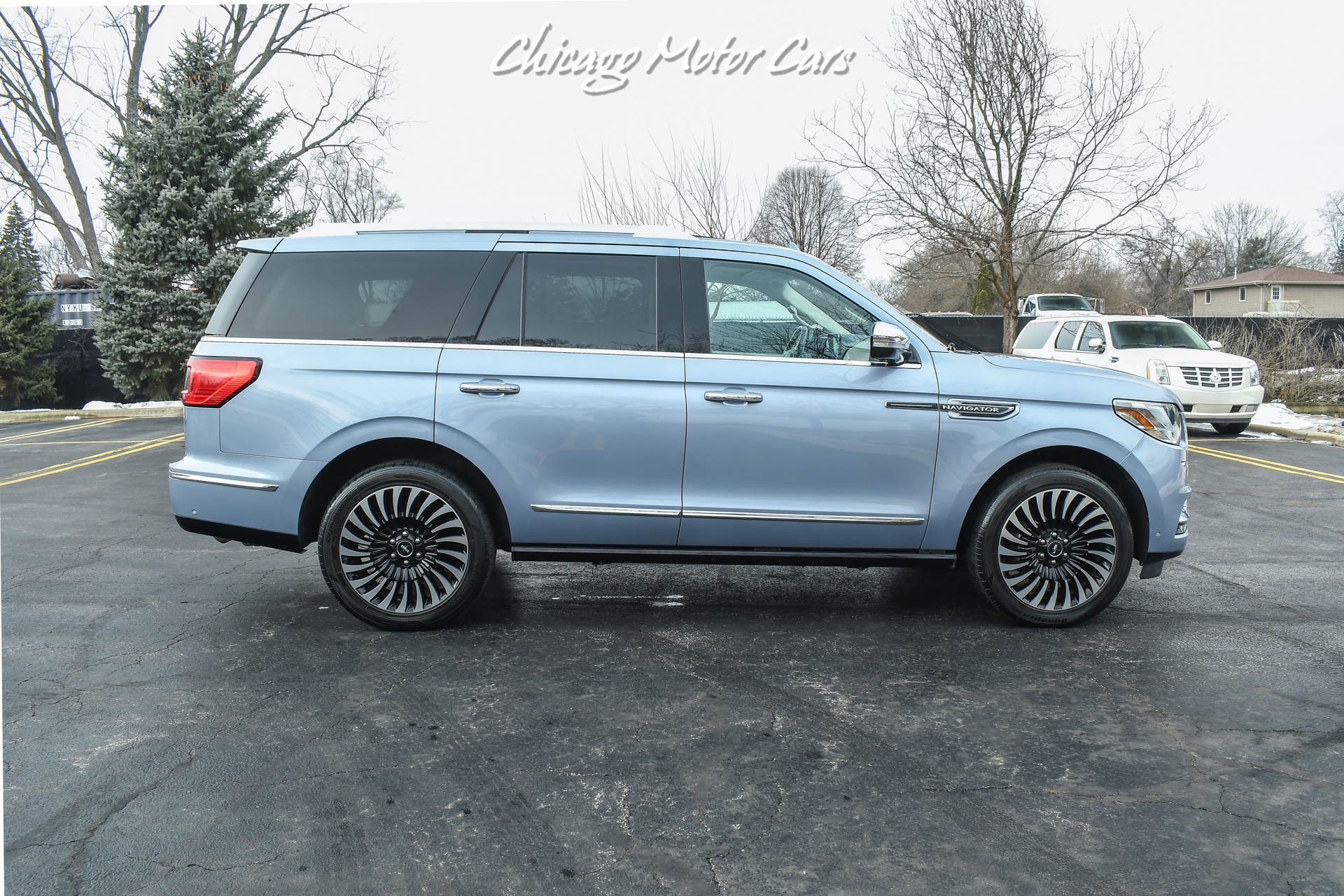 Used-2019-Lincoln-Navigator-Black-Label-4X4-SUV-Super-Luxurious-3-Row-SUV-Yacht-Theme