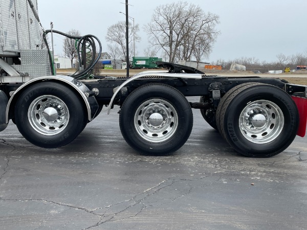 Used-2012-Peterbilt-389-Sleeper-TRI-AXLE-Heavy-Haul---Cummins-ISX15---550-Horsepower---18-Speed---W