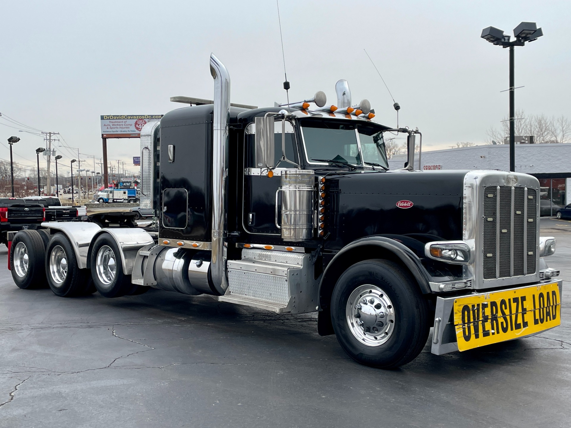 Used-2012-Peterbilt-389-Sleeper-TRI-AXLE-Heavy-Haul---Cummins-ISX15---550-Horsepower---18-Speed---W