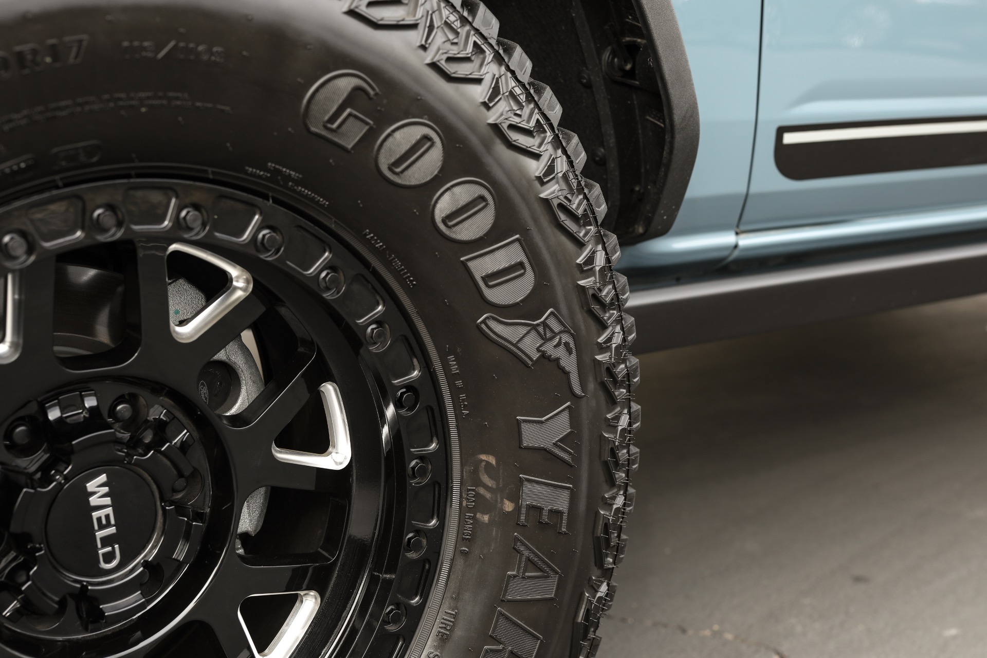 Used-2021-Ford-Bronco-First-Edition-Advanced-4X4-SUV-Area-51-WELD-Wheels-LOADED
