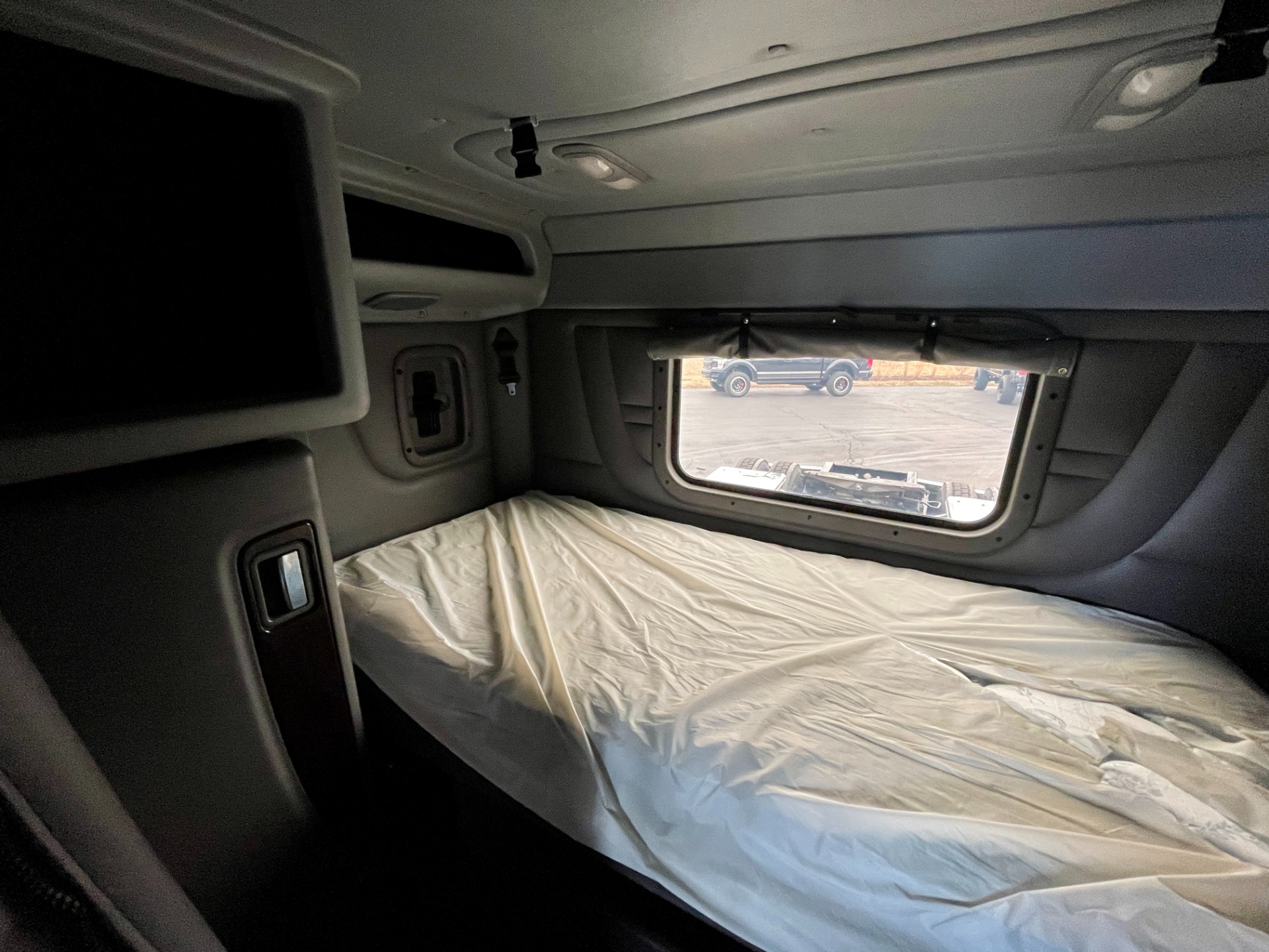 Peterbilt 389 Sleeper Interior