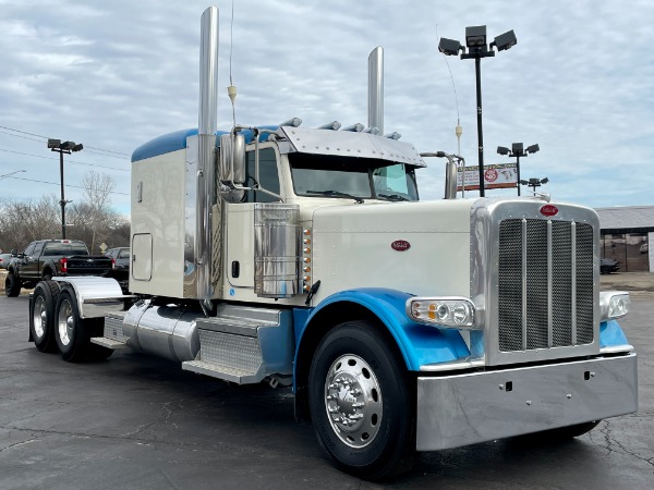 Used 2018 Peterbilt 389 Low Roof Sleeper - Cummins X15 - 565 HP - 18 Speed Manual for sale Sold at Chicago Motor Cars in West Chicago IL 60185 4