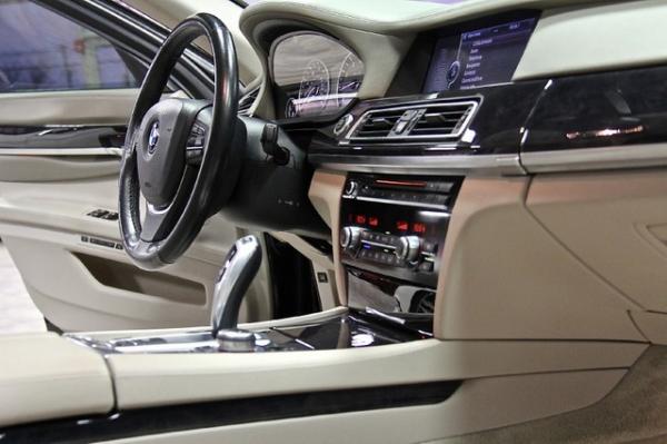 New-2009-BMW-750i