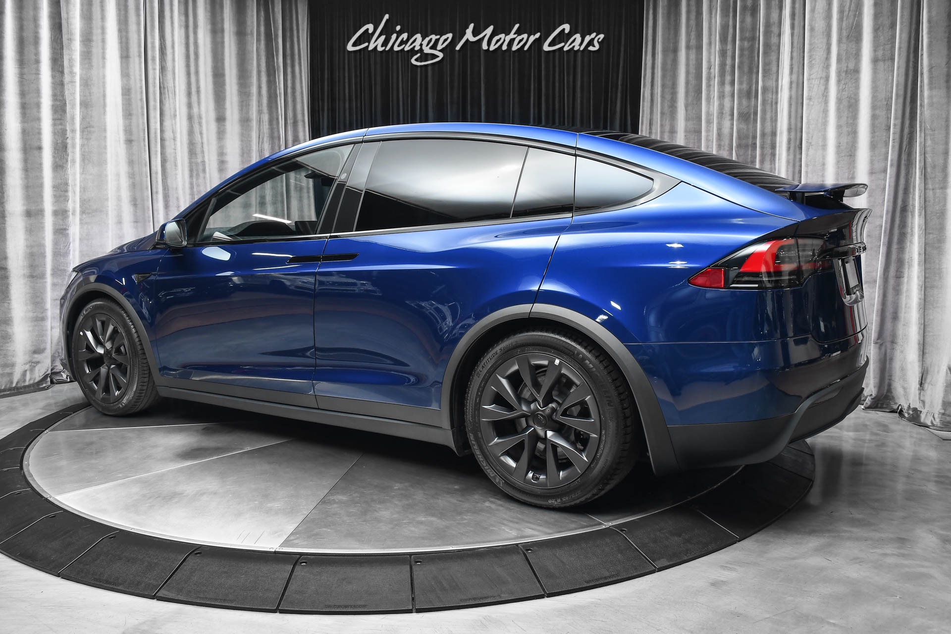 Used-2022-Tesla-Model-X-Plaid-SUV-ONLY-200-Miles-1020-HP-Worlds-Quickest-SUV-6-Seat-Config