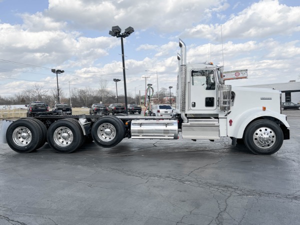 Used 2023 Kenworth W900L Day Cab - Cummins X15 565 HP - 18 Speed - Tri Axle - AS-NEW CONDITION! ONLY for sale Sold at Chicago Motor Cars in West Chicago IL 60185 4