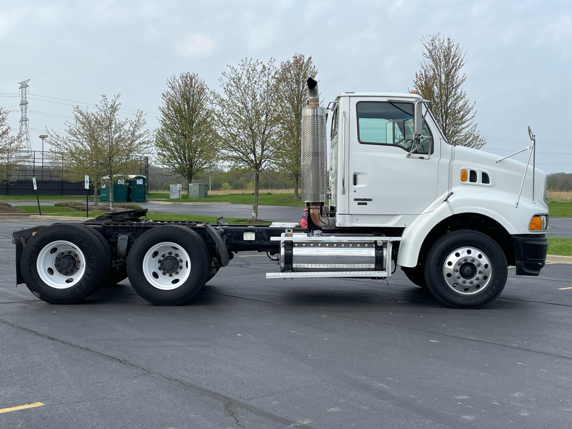 2007 STERLING TRUCK A9500 SERIES - Image 4