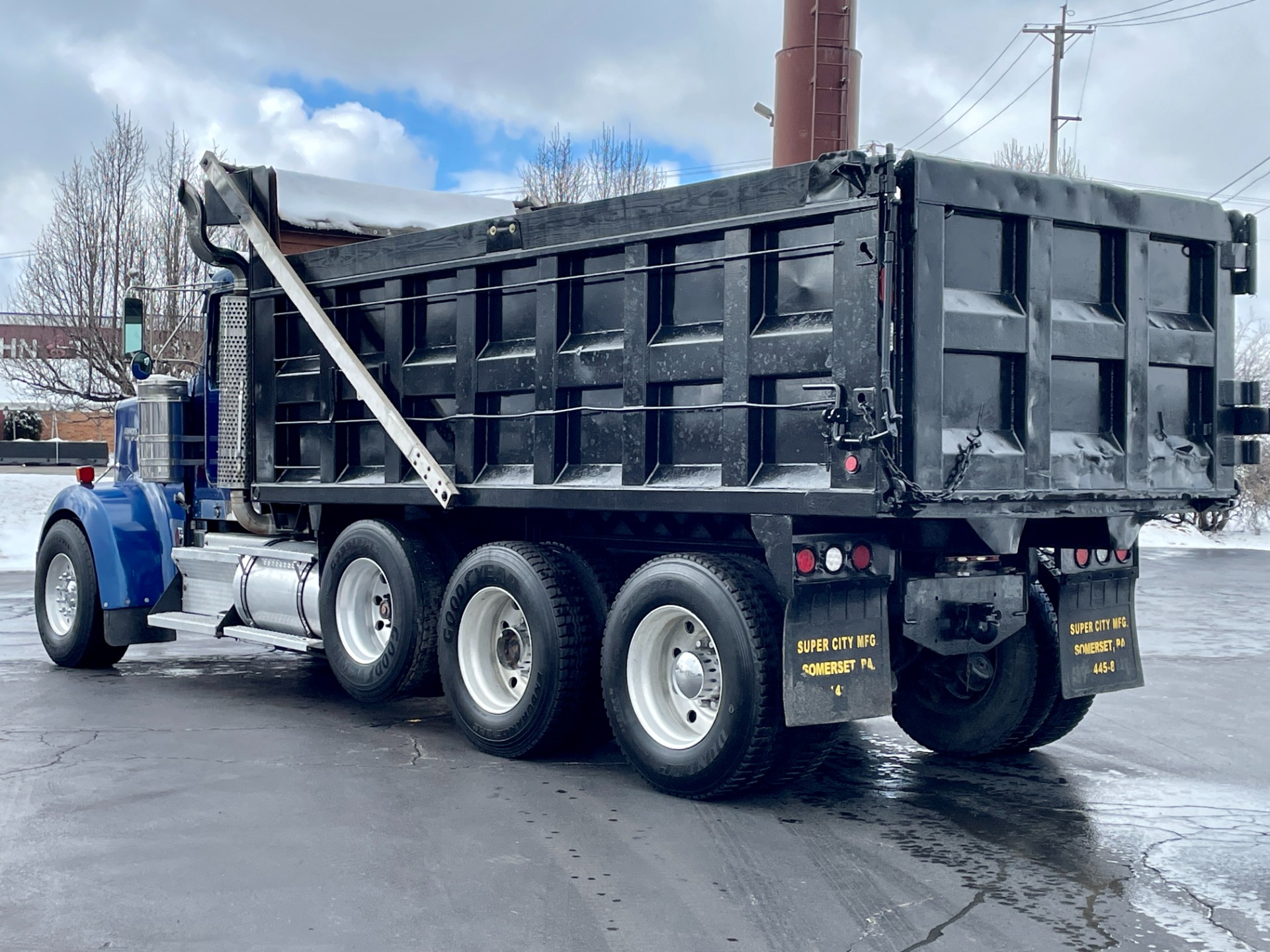 Used-2003-Kenworth-W900-Dump-Truck