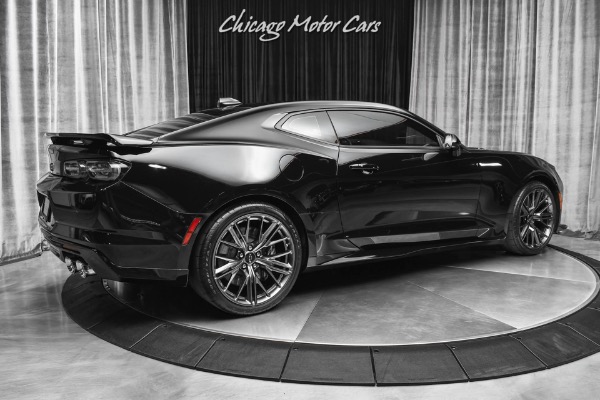 Used 2022 Chevrolet Camaro ZL1 Coupe Black/ Jet Black ONLY 1,180 Miles! 10-Speed! for sale Sold at Chicago Motor Cars in West Chicago IL 60185 5