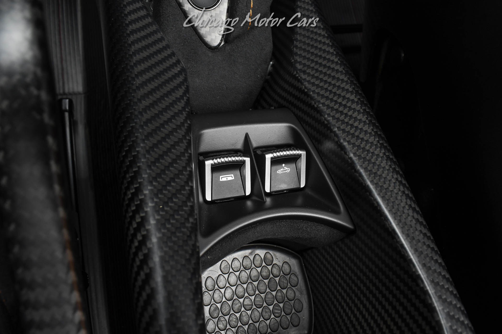 2022 MCLAREN 765LT - Image 19