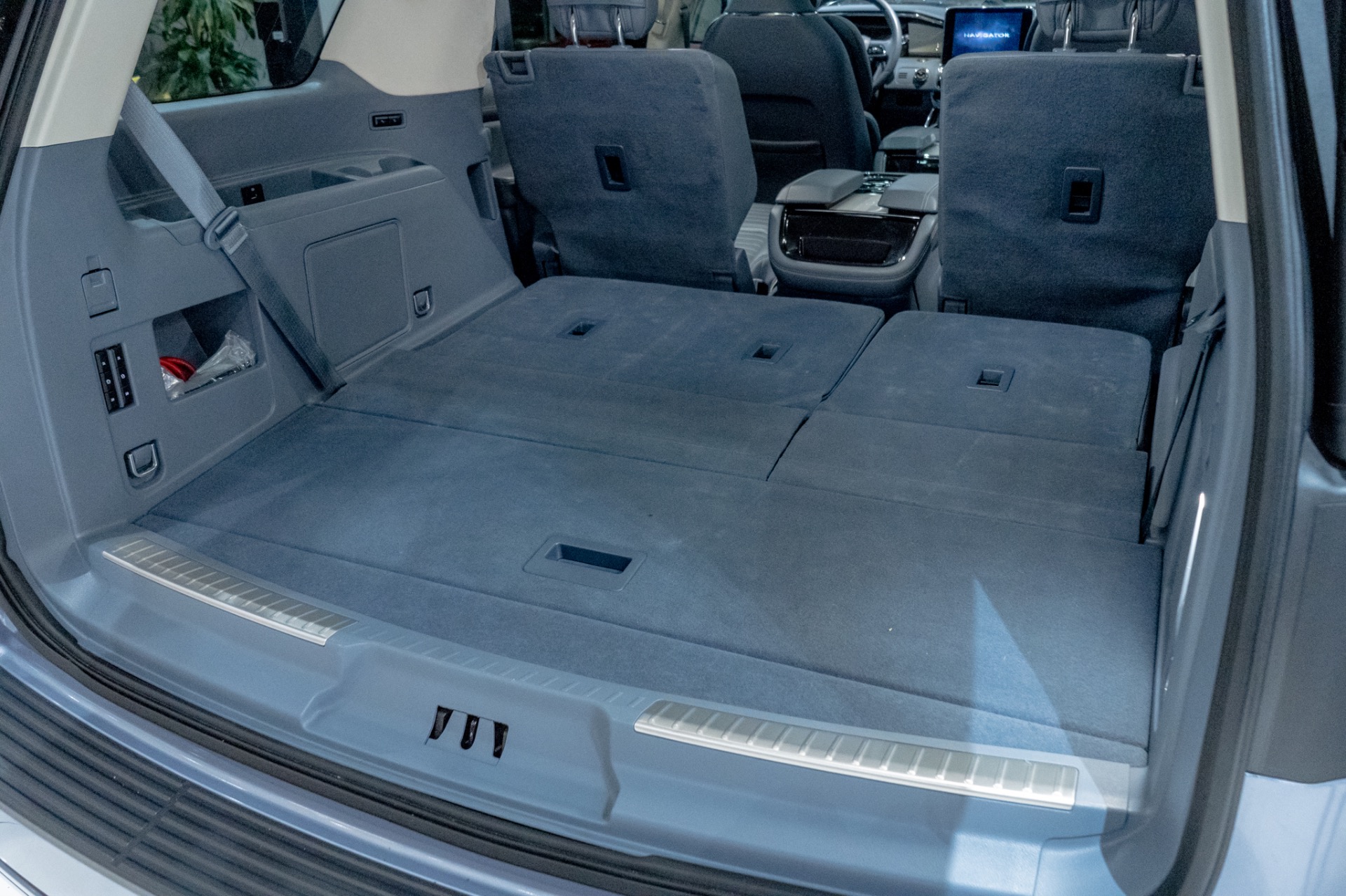 Used 18 Lincoln Navigator Black Label Suv Top Of The Line Model Super Luxurious 3 Row Suv For Sale Special Pricing Chicago Motor Cars Stock