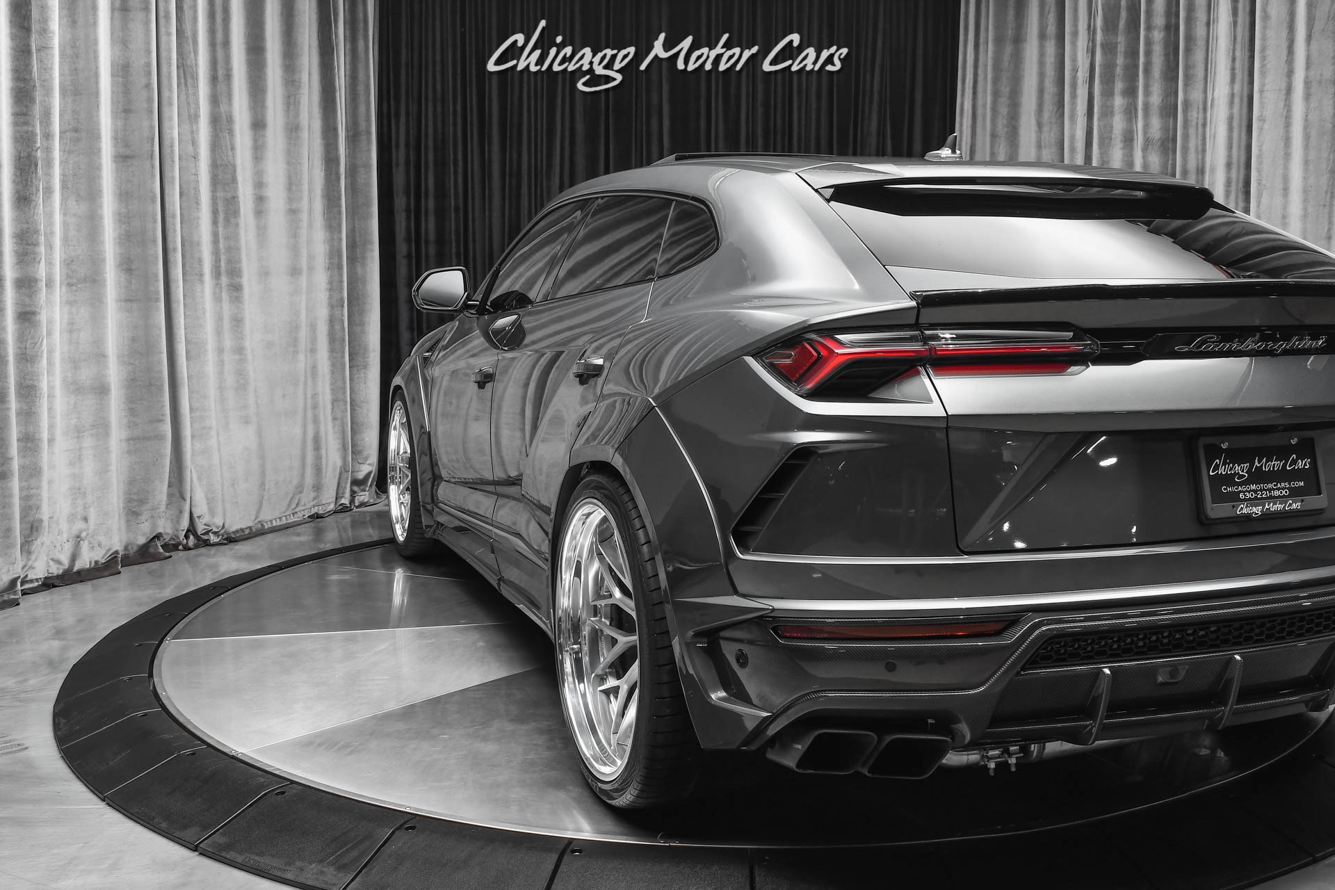 Used-2019-Lamborghini-Urus-SUV-FULL-NOVITEC-Widebody-Incredible-Spec-TONS-of-Carbon-Fiber-LOADED