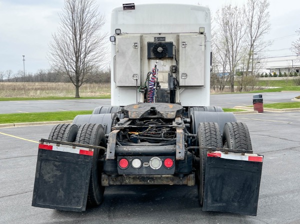 Used 2009 Kenworth T800 AeroDyne Sleeper - Cummins ISX - TRI-AXLE - 550 Horsepower for sale Sold at Chicago Motor Cars in West Chicago IL 60185 6