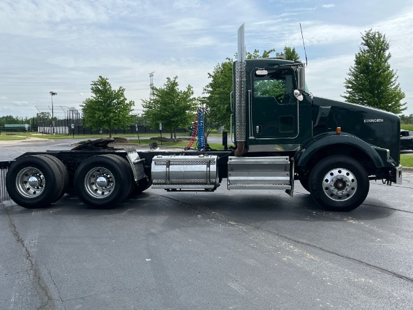 Used-2008-Kenworth-T800-Day-Cab---Cat-C13---430-Horsepower---10-Speed-Manual