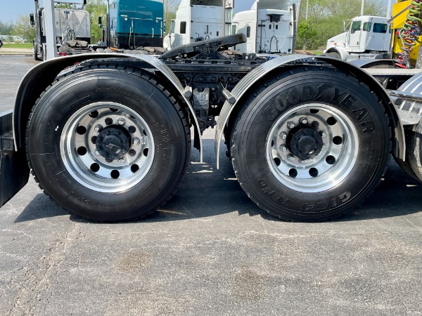 Used-2001-Peterbilt-379-UltraCab-Extended-Hood-Tri-Axle-PTO-Wet-Kit