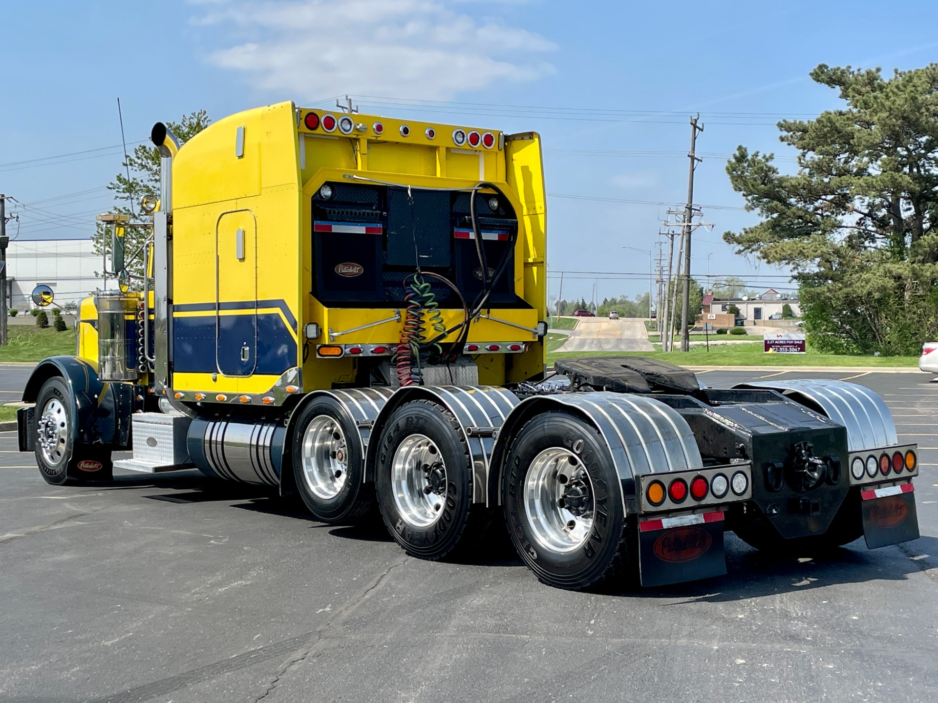 Used-2001-Peterbilt-379-UltraCab-Extended-Hood-Tri-Axle-PTO-Wet-Kit