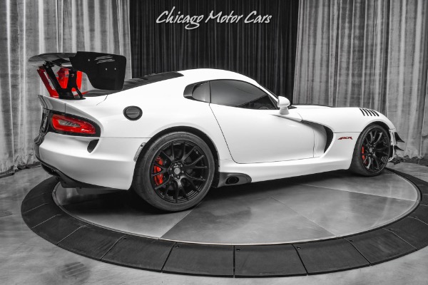 Used 2016 Dodge Viper GTC Coupe ONLY 300 Miles! ACR Pkg Carbon Fiber Pkg Extreme Aero Pkg LOADED for sale Sold at Chicago Motor Cars in West Chicago IL 60185 5